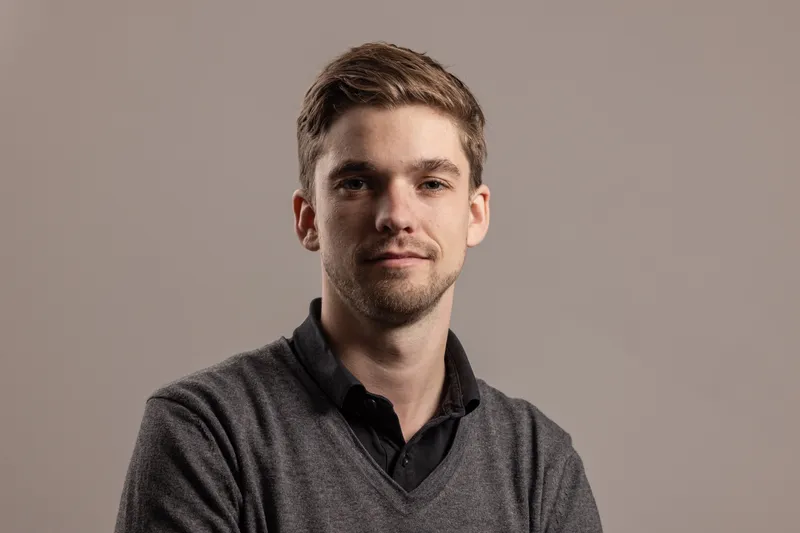 Plugchoice 联合创始人 Tijn 的肖像